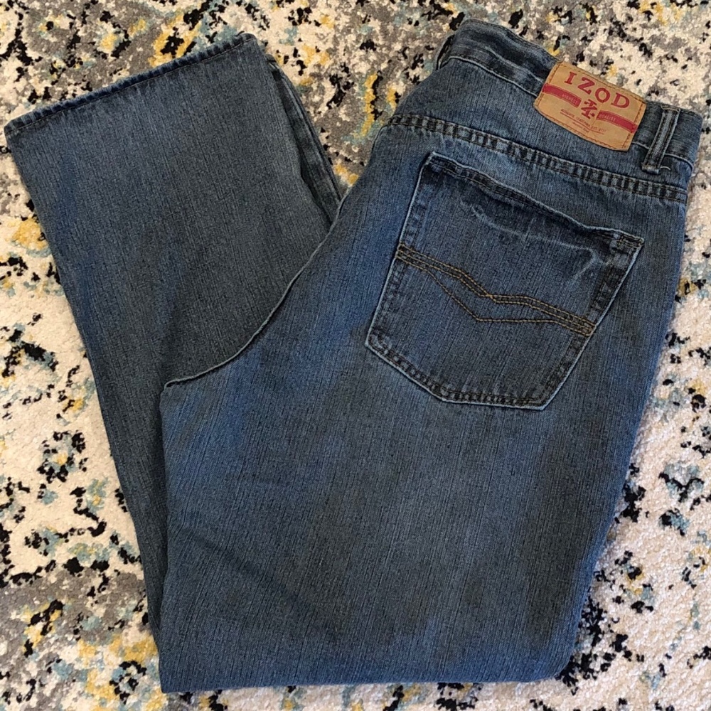 Men's Izod Straight Fit Jeans. Size 38 x 30 on Tag